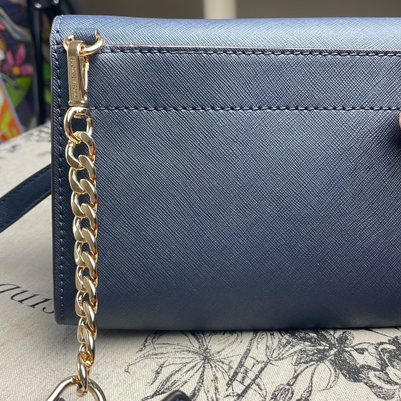 Michael Kors:: Jet Set Travel Clutch Crossbody in Navy - Picture 10 of 12